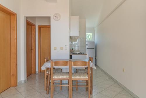 Rasin Apartments - image 24