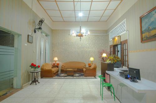 Lobi, Kartika Syariah Guest House in Pasar Kliwon