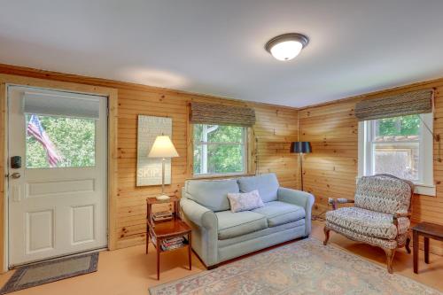 Secluded Marshall Cottage Hot Tub and Mountain View in Marshall, USA