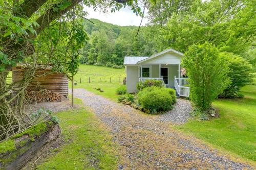 Secluded Marshall Cottage with Hot Tub and Mtn Views! - image 6