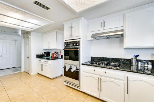 El Cajon Home with Pool and Views 15 Mi to San Diego! in El Cajon, USA