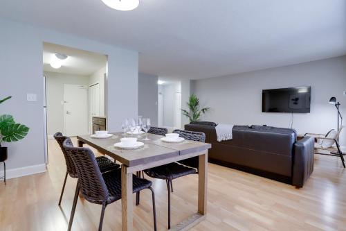Spectacular Apartment at Crystal CIty With Gym in Arlington, USA
