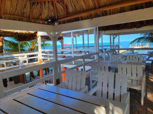 Island Magic Beach Resort in Кей Колкер