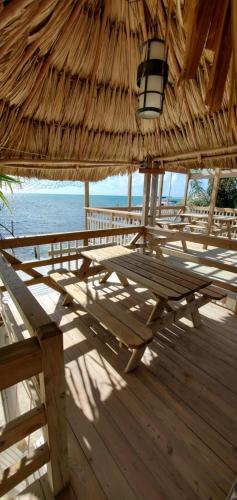 Island Magic Beach Resort in Кей Колкер
