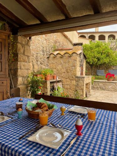 Ételek és italok, Mas Feliu Turismo Rural in Cornella De Terri