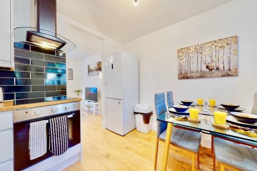 Charming Victorian Terrace House Quick Walk to Station in ดาร์ทฟอร์ท