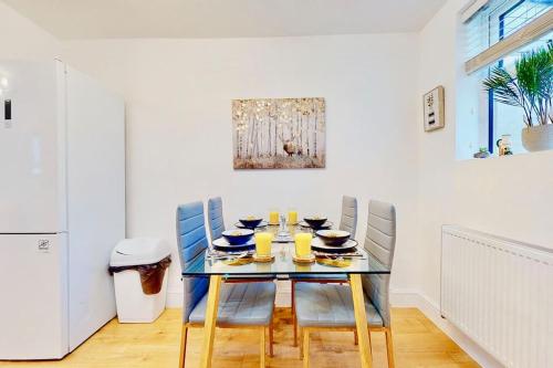 Charming Victorian Terrace House Quick Walk to Station in ดาร์ทฟอร์ท