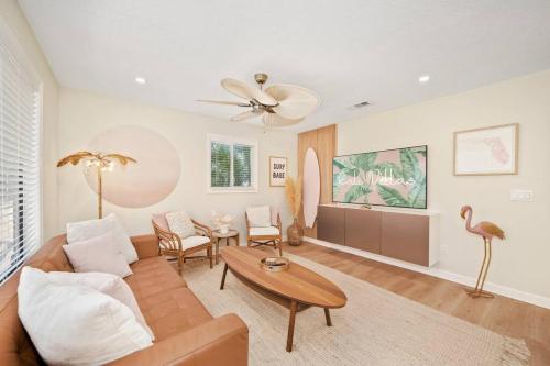 Luxury Beach House Oasis 3 Blocks from the Beach