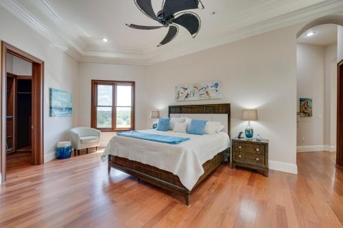 Groveland Home with Pool Luxurious Lakefront Oasis! in โฮเวย์ อิน เดอะ ฮิลส์ (FL)