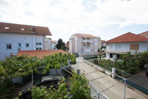 Apartments with a parking space Vodice - 15228 - image 4
