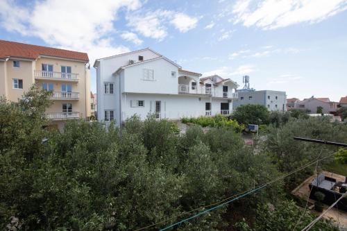 Apartments with a parking space Vodice - 15228 - image 3