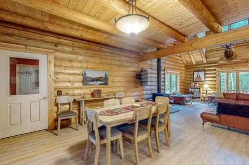 Misty Mountain Lodge in Tillamook