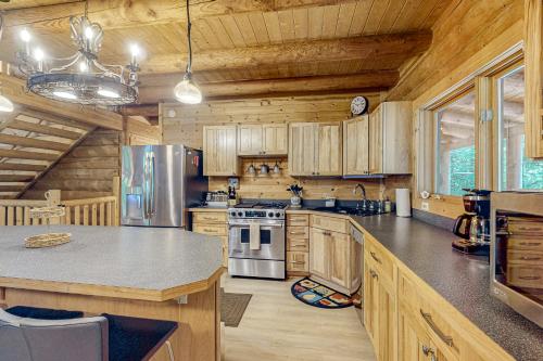 Misty Mountain Lodge in Tillamook