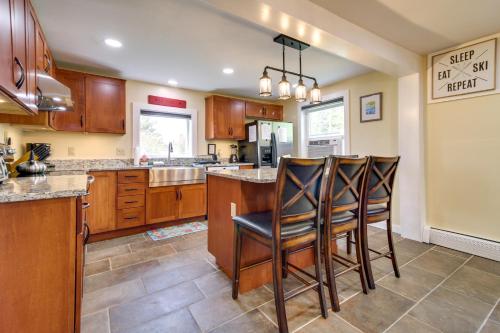 Vermont Vacation Rental Hot Tub, Near Ski Resorts in Mount Holly, USA