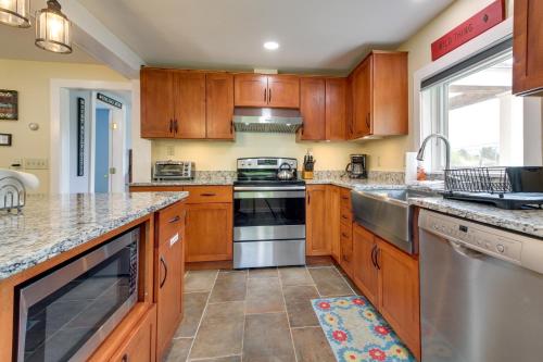Vermont Vacation Rental Hot Tub, Near Ski Resorts in Mount Holly, USA