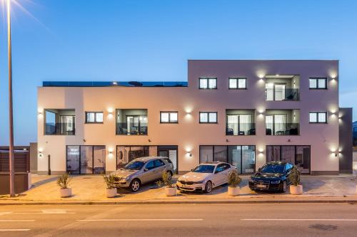 Apartments with parking space Kastel Luksic, Kastela - 20265