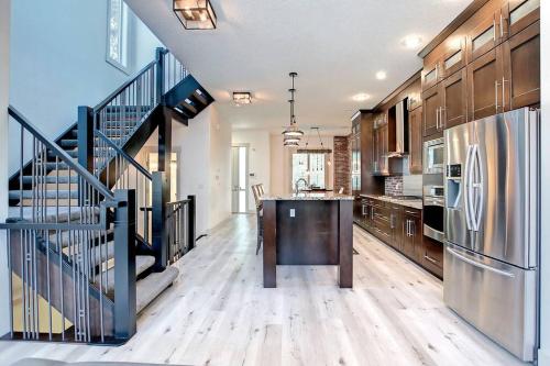 LUXURY INNER CITY CALGARY HOME