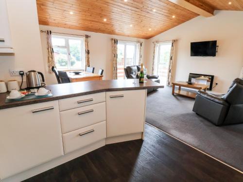 Callow Lodge 2 - image 7