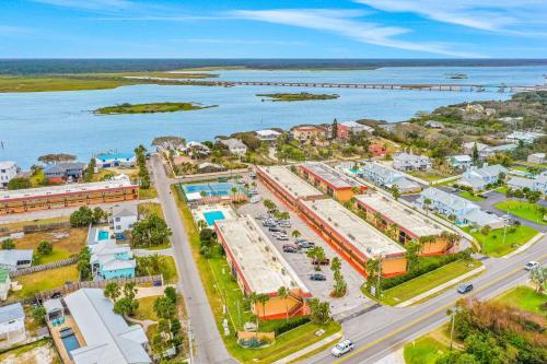 Pelicans Cove C118 in Crescent Beach, USA