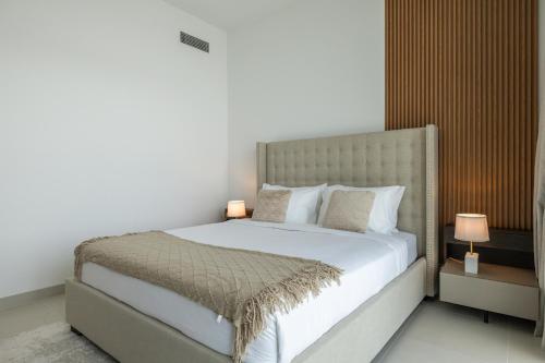 Apartment with Burj Khalifa and Water View in Creek Harbour - image 13