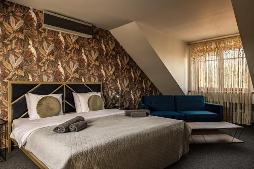 Porins Hotel - image 2