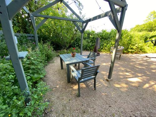 Cosy Double Shepherds Hut In Beautiful Wicklow With Underfloor Heating Throughout