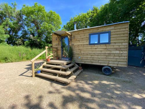 Cosy Double Shepherds Hut In Beautiful Wicklow With Underfloor Heating Throughout