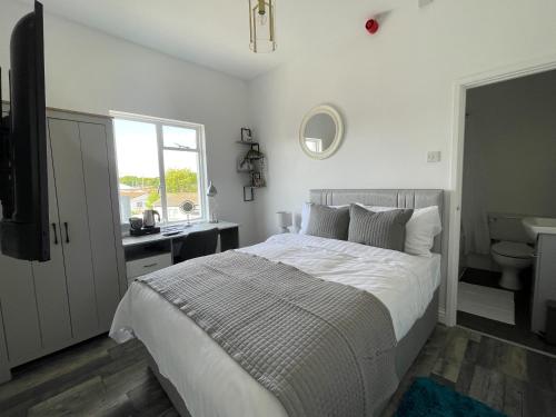 Isabella Rooms in เชมสฟอรฺด