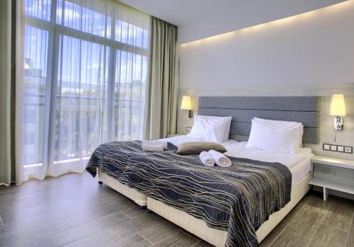 Luna Beach Hotel - image 13