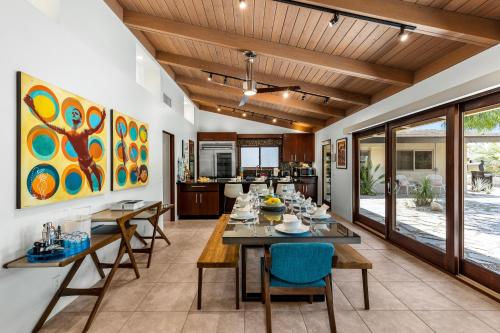 Brentwood Pool House at Tahquitz Creek Golf Resort - image 9