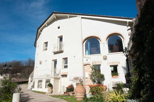 Ai Leoni Ruggenti - Suite dei Tesori Antichi in Monferrato