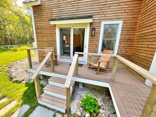 Waterfront Private Apartment, 5 minutes from LLBean!