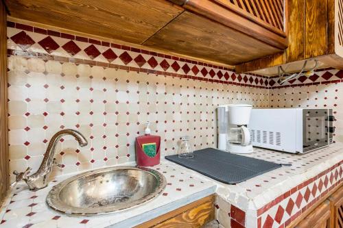 Dar Sandra Moroccan Tiny House - image 4
