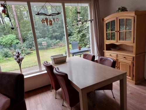 Ons Stekkie in โฮลเตน