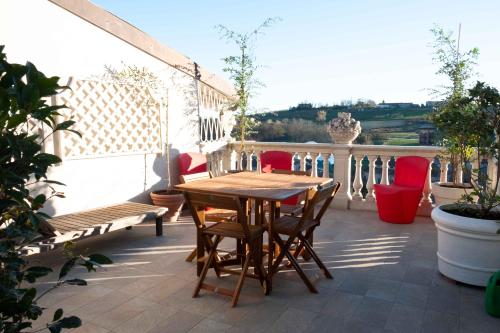 I Leoni Ruggenti Terrazza Incantata tra le Colline del Monferrato