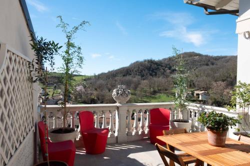 I Leoni Ruggenti Terrazza Incantata tra le Colline del Monferrato