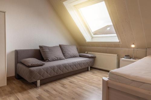 50086... - image 9