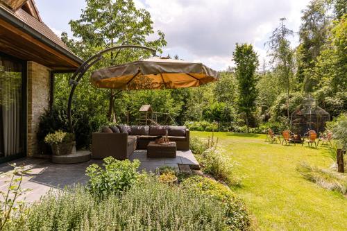 Peacefully located villa with stunning garden and hot tub