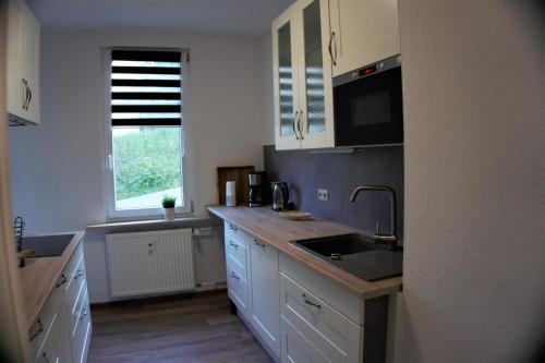 Kitchen, Ferienwohnung TrautesHeim - Parkplatz gratis in Ilmenau