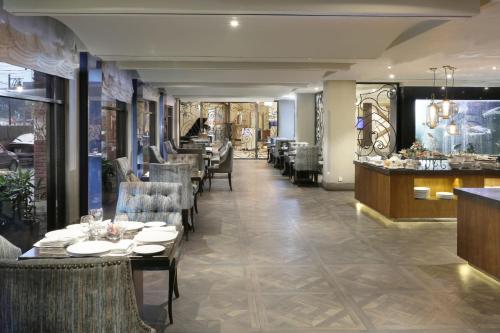Restaurant, Four Points by Sheraton Lahore in Lahore