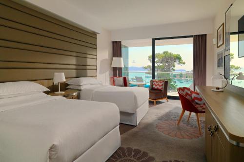 Deluxe Twin Room with Balcony and Sea View