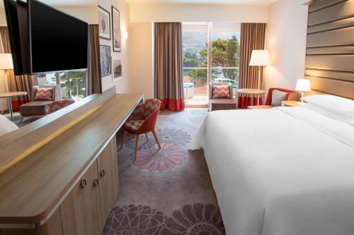 โรงแรมเชอราตัน กูบรอฟนิก ริเวียรา (Sheraton Dubrovnik Riviera Hotel) in มาลินิ