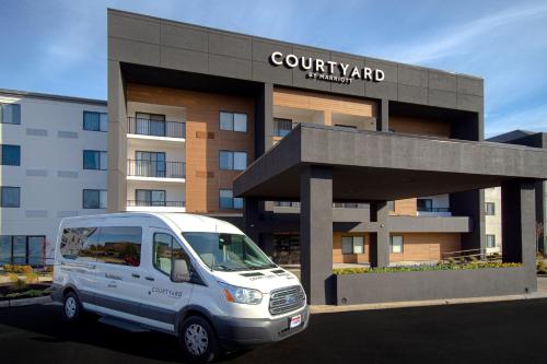 Courtyard by Marriott Cincinnati Airport