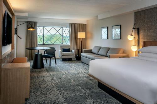 Radisson Hotel Nashua - image 13