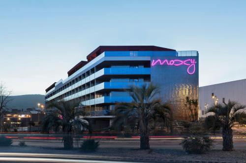 Moxy La Ciotat - Hôtel - La Ciotat