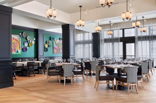 Restaurant, The Memphian A Tribute Protfolio Hotel near Overton Park