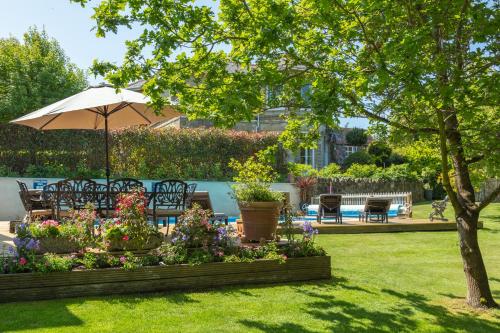 Luccombe Villa Holiday Apartments - image 4