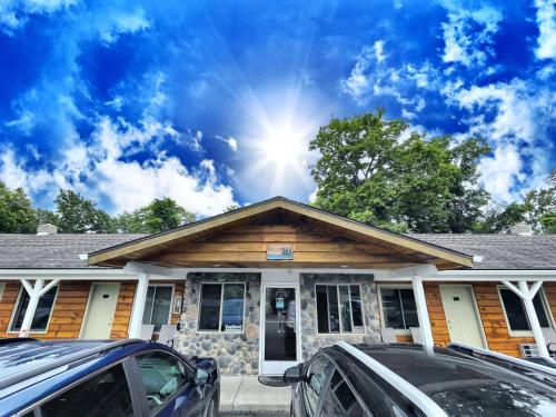 Alger Falls Motel - image 10