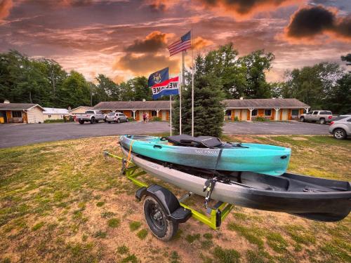 Alger Falls Motel - image 8