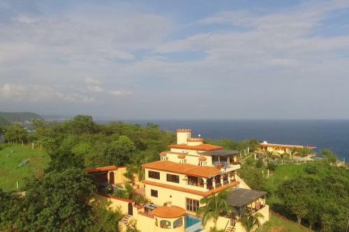 Casa Xcaanda Oceanfront with Pool